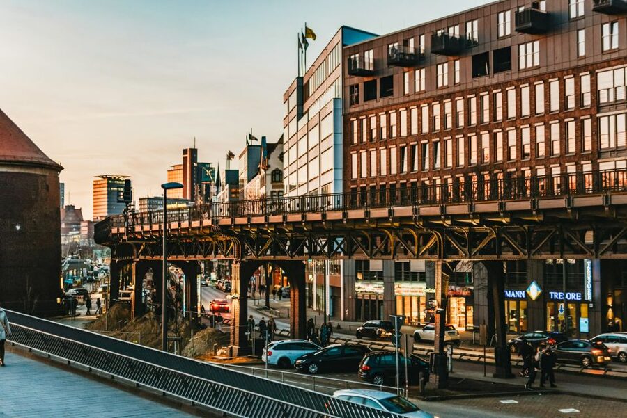 Hamburg: Night Watchman's Tour of St. Pauli in German - Pacing, Duration, and What to Wear