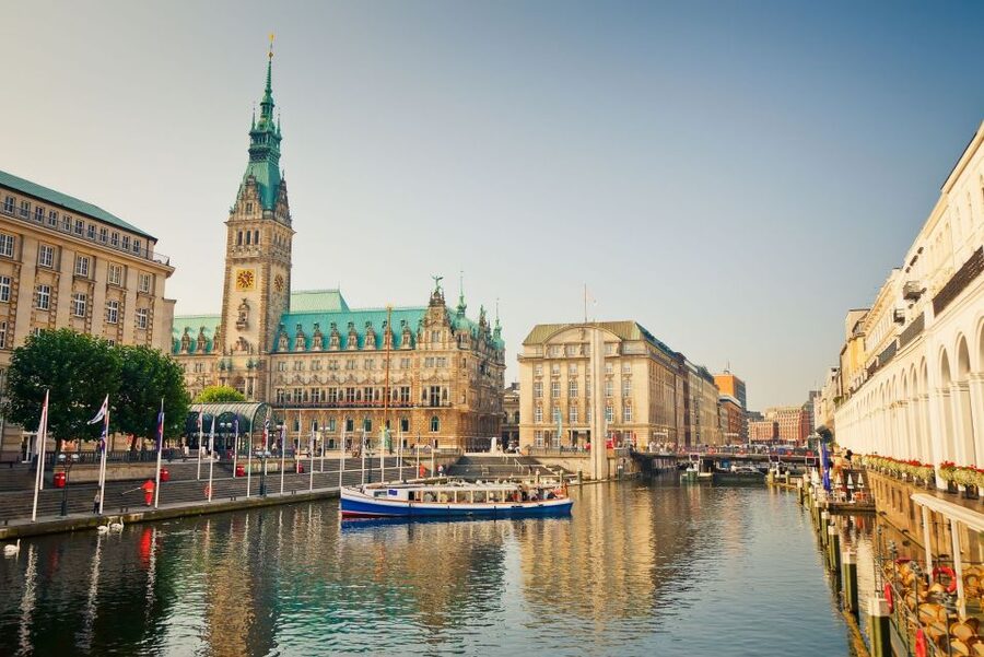 Hamburg: Old Town Highlights Private Walking Tour - Chilehaus: the photo stop that actually explains Hamburg’s ambitions
