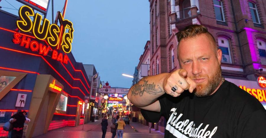 Hamburg: Olivia Jones Tour with Iconic Barker Fabian - St. Pauli’s side of Hamburg you only get by walking it