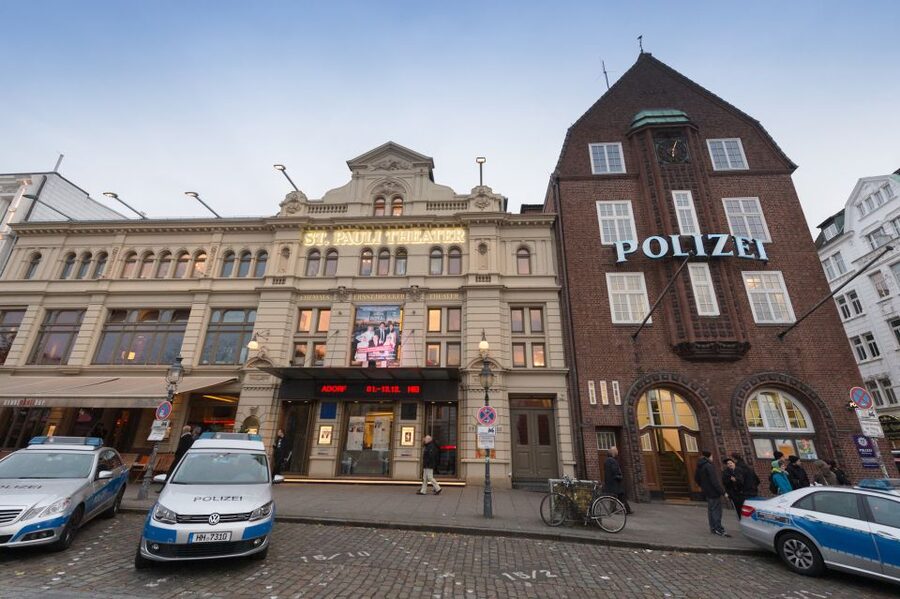 Hamburg: Olivia Jones Tour with Iconic Barker Fabian - Davidwache and the line between myth and reality