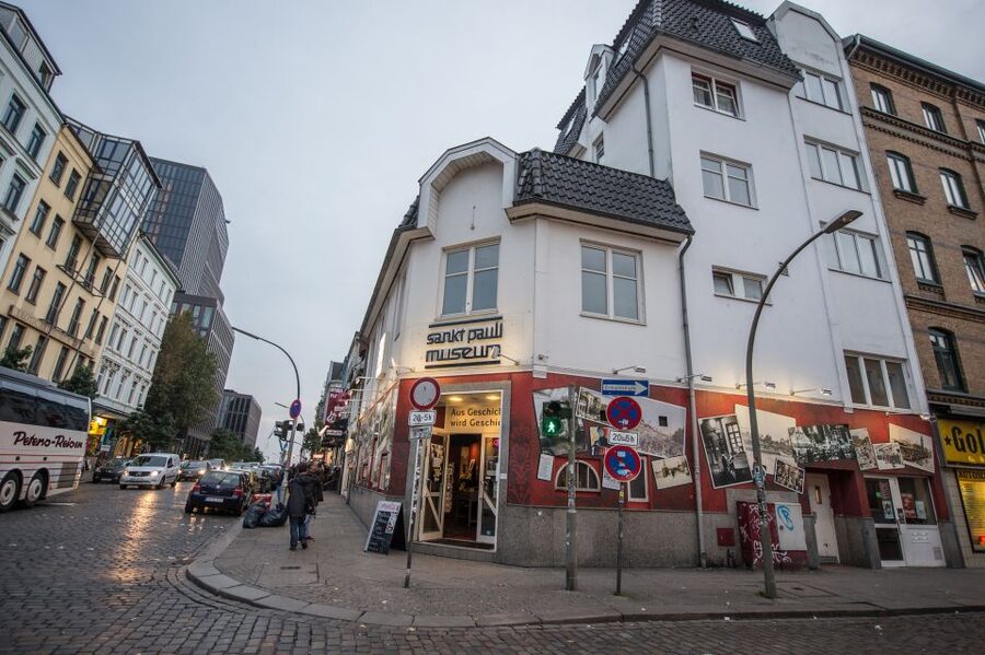 Hamburg: Olivia Jones Tour with Iconic Barker Fabian - Olivia Jones Bar shot, then an ending that can lean party