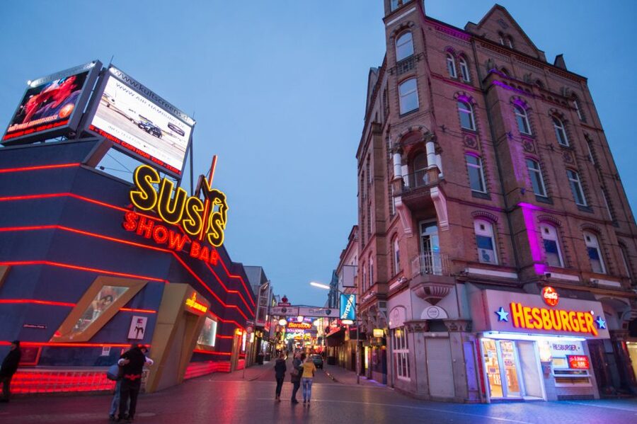 Hamburg: Olivia Jones Tour with Iconic Barker Fabian - Price and value: $42 for 100 minutes, plus real access