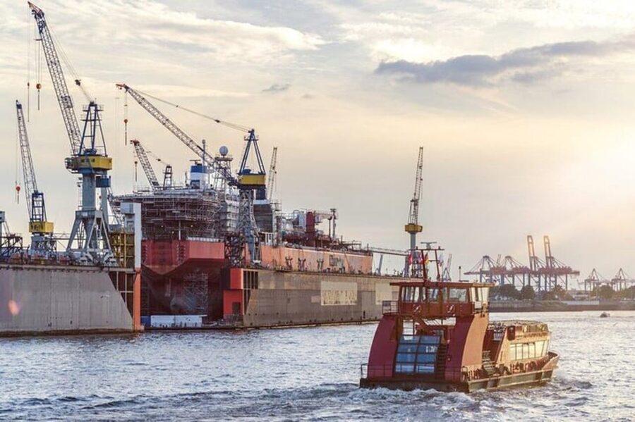 Hamburg: One Hour Traditional Harbor Cruise - Sailing Close to Container Terminals and Loading Bridges