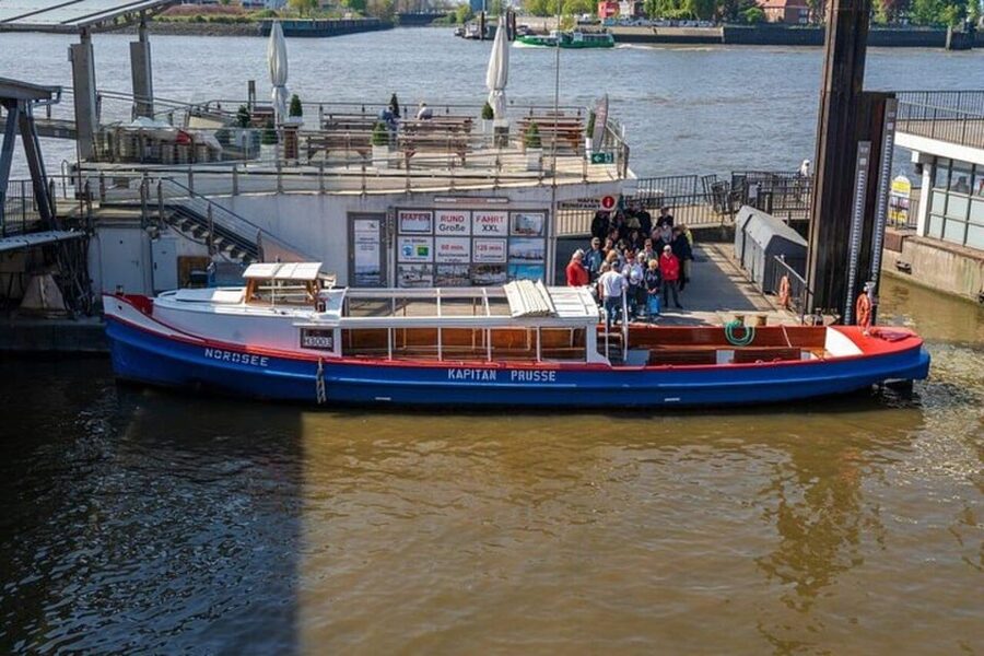 Hamburg: One Hour Traditional Harbor Cruise - A One-Hour Hamburg Harbor Cruise That Actually Feels Complete