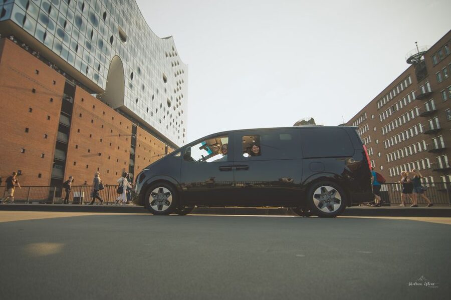 Hamburg: Private 3-Hour Guided Car Tour - Private Hamburg by car, designed for first-timers
