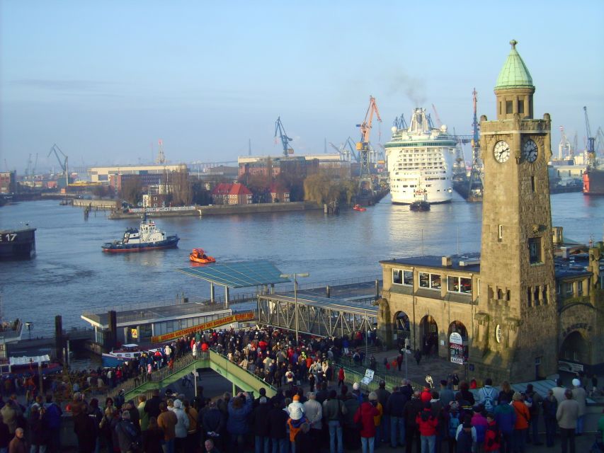 Hamburg: Private 3-Hour Guided Car Tour - Speicherstadt: entering the Gateway to the world