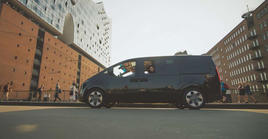 Hamburg: Private 3-Hour Guided Car Tour - HafenCity and the Elbphilharmonie area: modern Hamburg with a soundtrack