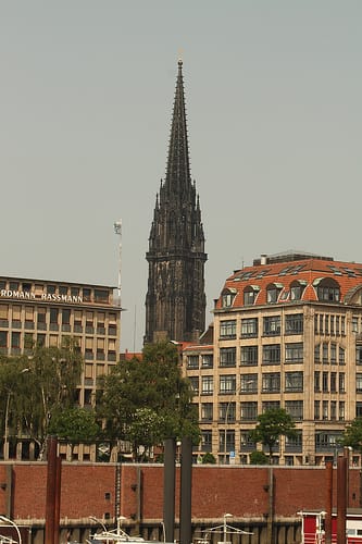 Hamburg: Private Tour Down Town around City Hall - Trostbrücke and the emotional side of downtown rebuilding