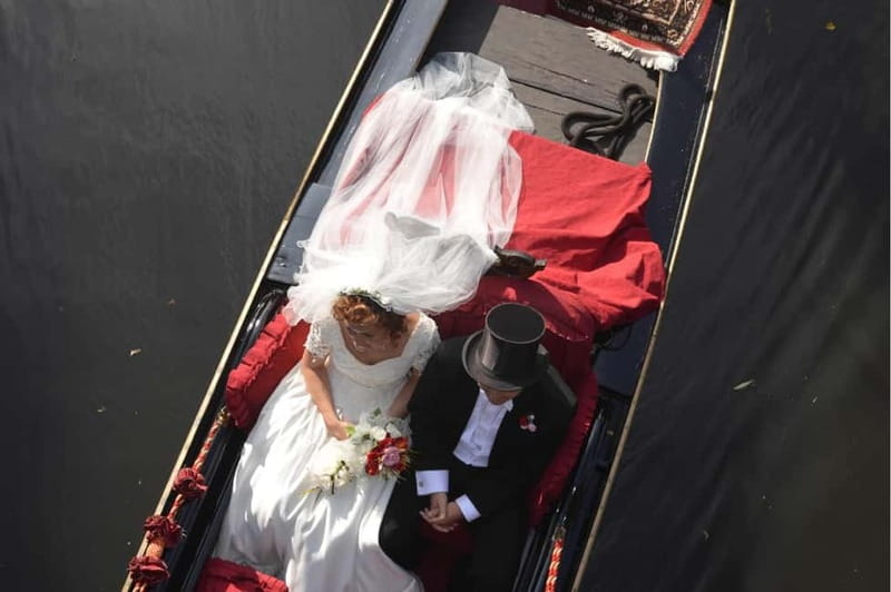 Hamburg: private Tour in the royal Venetian Alstergondel - Why a Venetian Alstergondel on Hamburg’s Binnenalster works