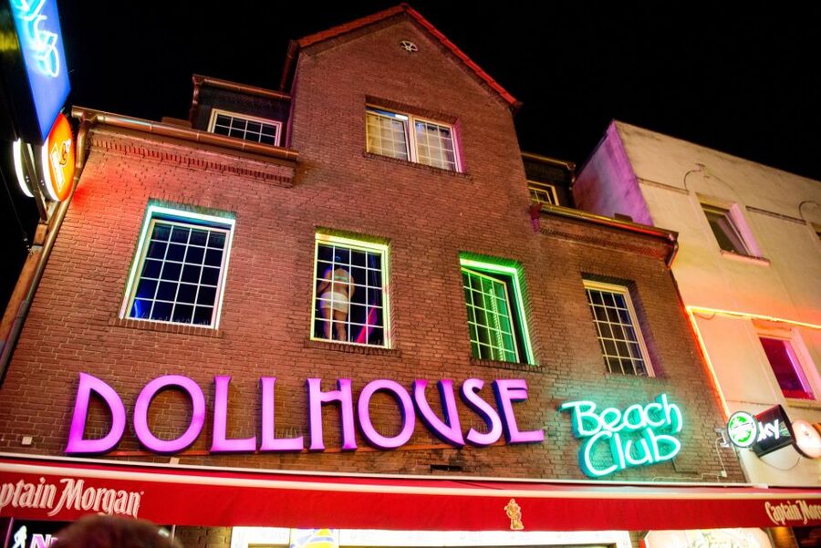 Hamburg: Private Tour Red Light District Walking Tour - Should you book this Hamburg red-light district walk?