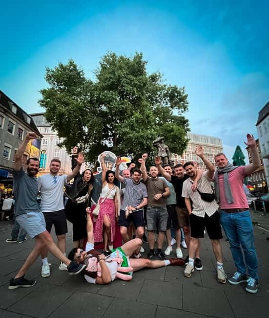 Hamburg: Pubcrawl & Nightlife Tour auf St.Pauli - Key highlights to know before you go