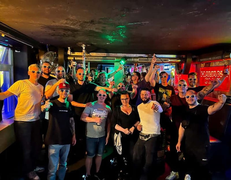 Hamburg: Pubcrawl & Nightlife Tour auf St.Pauli - Price and value: when a guided crawl beats DIY