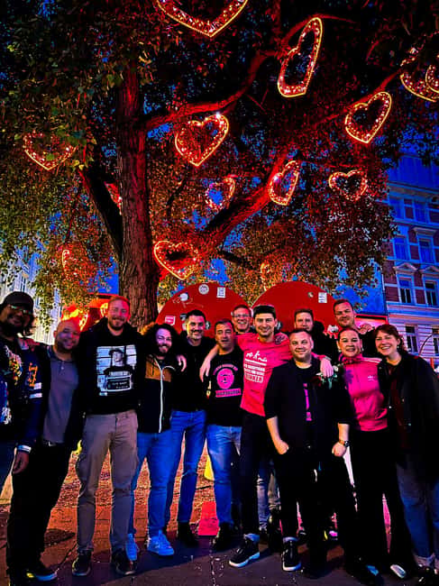 Hamburg: Pubcrawl & Nightlife Tour auf St.Pauli - Music, dance floors, and the entertainment vibe in the Kiez