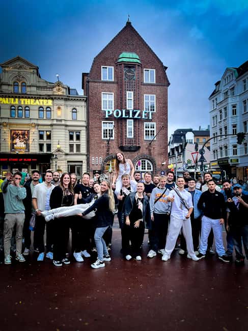 Hamburg: Pubcrawl & Nightlife Tour auf St.Pauli - The real value: guide support, guaranteed entry, and meeting people