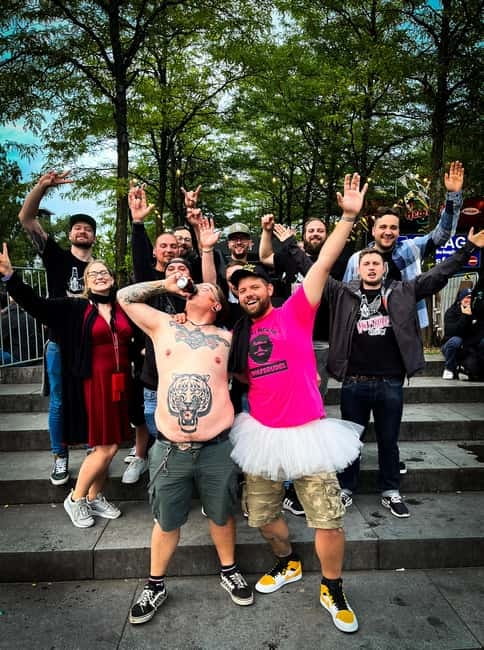 Hamburg: Pubcrawl & Nightlife Tour auf St.Pauli - Who this pub crawl suits best (and who should think twice)