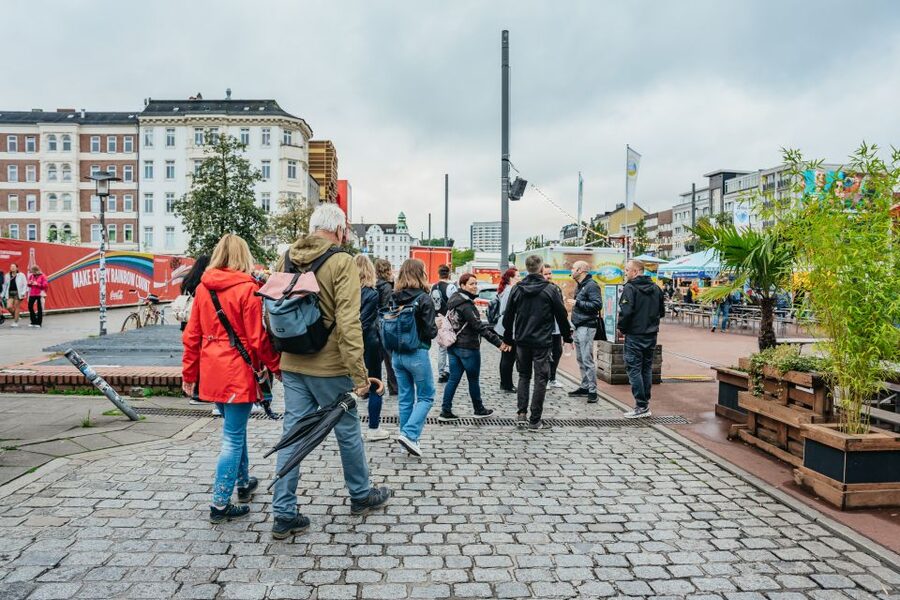 Hamburg: Reeperbahn Lust & Laster Tour for Adults Only - Guides Who Actually Keep It Fun, Not Lecturing