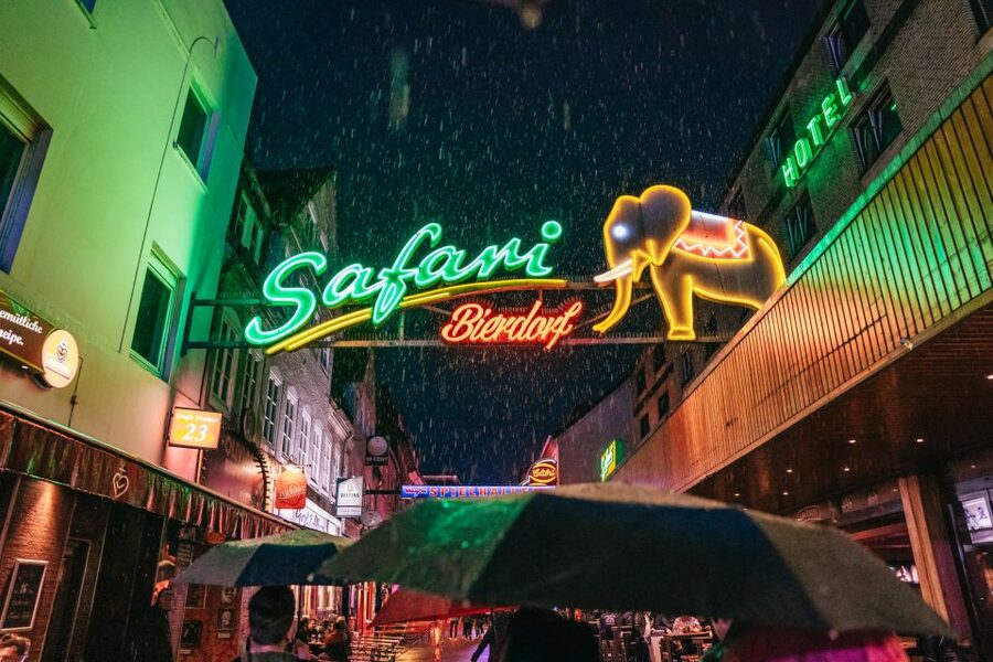 Hamburg: Reeperbahn Lust & Laster Tour for Adults Only - Dancing Towers to Spielbudenplatz: The Party Mile Gets a Script