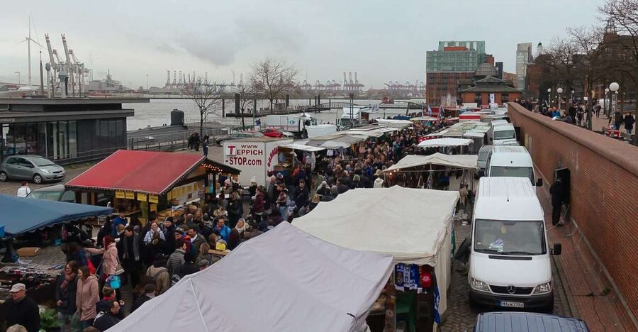 Hamburg: Reeperbahn, Port, & Fish Market Morning Tour - Entering the 100-Year-Old Elb Tunnel