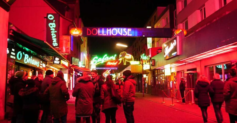 Hamburg: Reeperbahn Tour with English-Speaking Guide - Key moments that make this tour worth your time