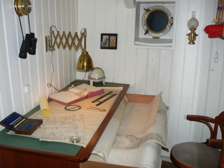 Hamburg: RICKMER RICKMERS Museum Entry Ticket - The restored crew and officers’ quarters (where it clicks)