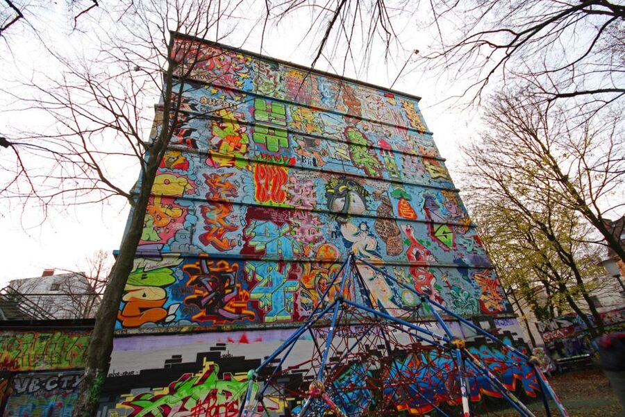 Hamburg: Schanzenviertel Culinary Tour - Rote Flora and the Politics You Can Sense in the Streets