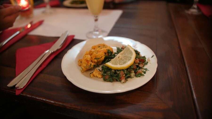 Hamburg: Schanzenviertel Culinary Tour - Pace, Weather, and the Standing-While-Eating Reality