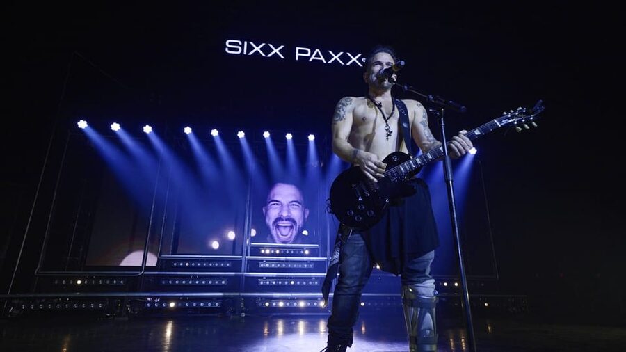 Hamburg: SIXX PAXX Men´s Perfoming Arts Show - Seating close and getting involved without awkwardness