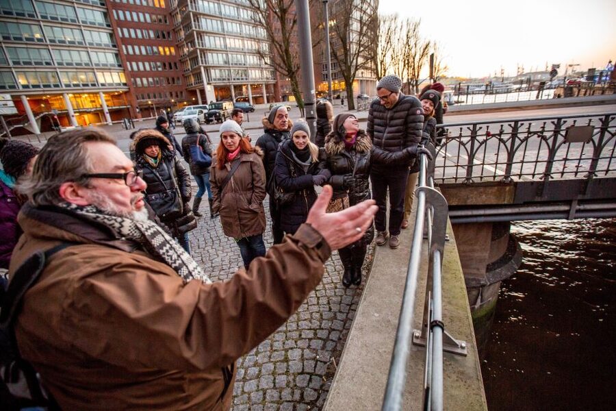 Hamburg: Speicherstadt and HafenCity 2-Hour Tour - Meeting at Baumwall, then walking to Chilehaus