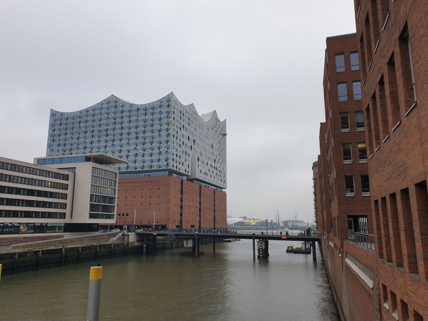 Hamburg: Speicherstadt Historical Guided Walking Tour - Architectural clues: alcoves, courtyards, and brickwork details