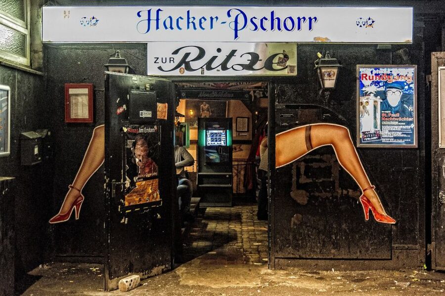 Hamburg: St. Pauli Highlights Guided Tour with Beer for 18+ - The second local bar stop, welcome refreshments, and what to do after