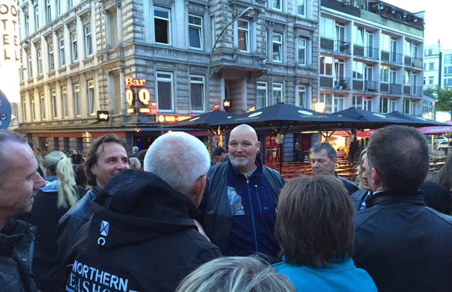 Hamburg: St. Pauli Tour of the Reeperbahn - Meeting Point at the Dancing Towers, Easy to Spot