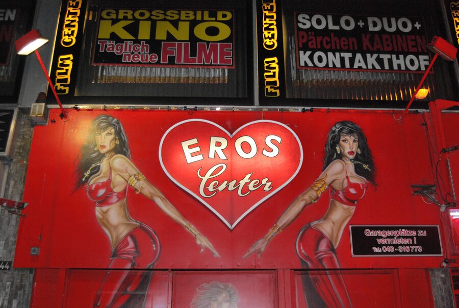 Hamburg: The Ultimate Sex, Drugs, and Hotdog Tour - Where you go after the tour, from Olivia Jones Bar to Dollhouse
