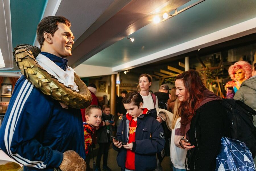 Hamburg: Ticket to the Panoptikum Waxworks - How Wax Figures Are Made (And What to Look For)
