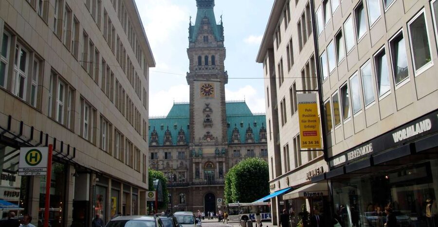 Hamburg: Walking Tour for School Groups - Speicherstadt and HafenCity: UNESCO Warehouses to the Elbphilharmonie Plaza