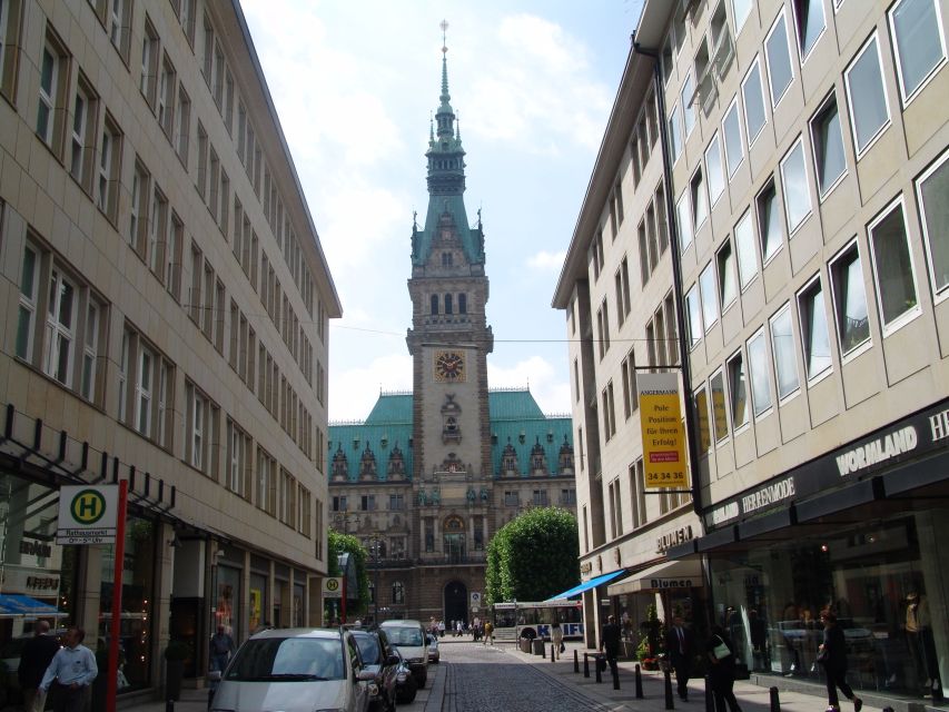 Hamburg: Walking Tour for School Groups - St. Pauli for Ages 14+: Reeperbahn in Daylight With Real Stories