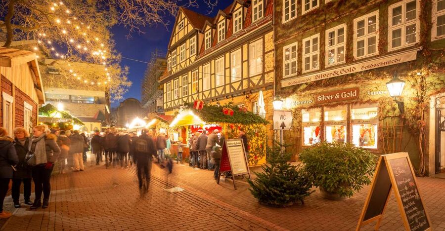 Hannover: Christmas Time Walking Tour - Meet-up and pacing: where to start, how to find the guide
