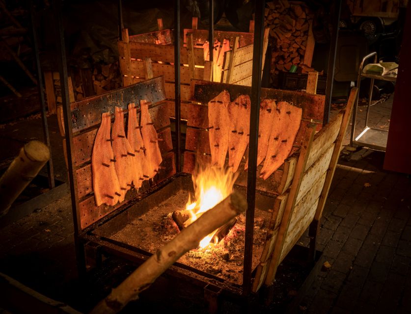 Hannover: Christmas Time Walking Tour - From Hauptbahnhof into Kröpcke: the start of the glow