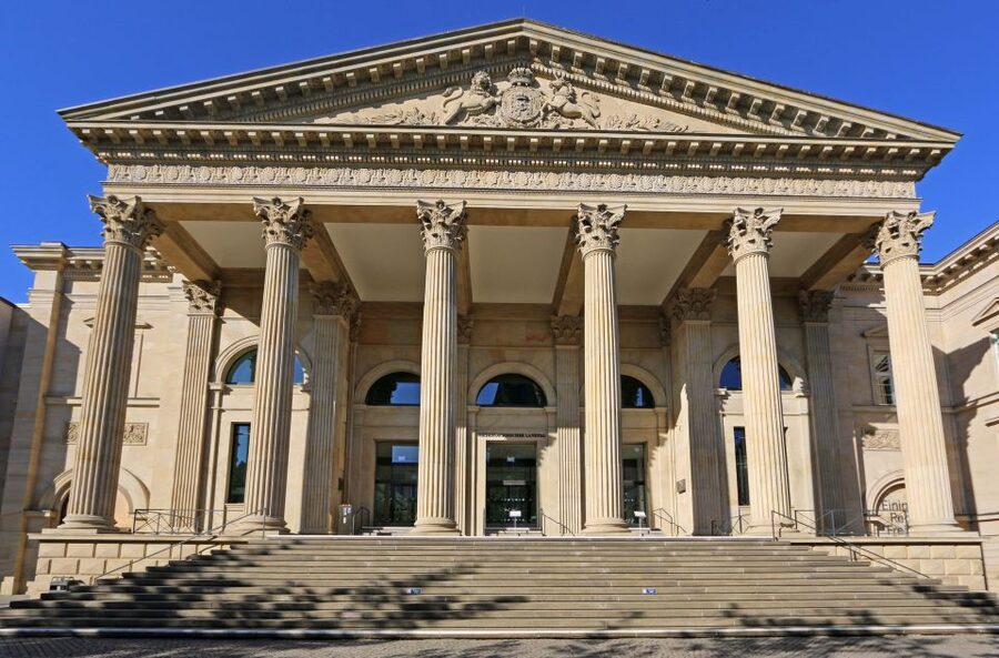 Hannover: Guided City Walk - How the Bilingual Guide Works in Real Life (and Why It Affects You)