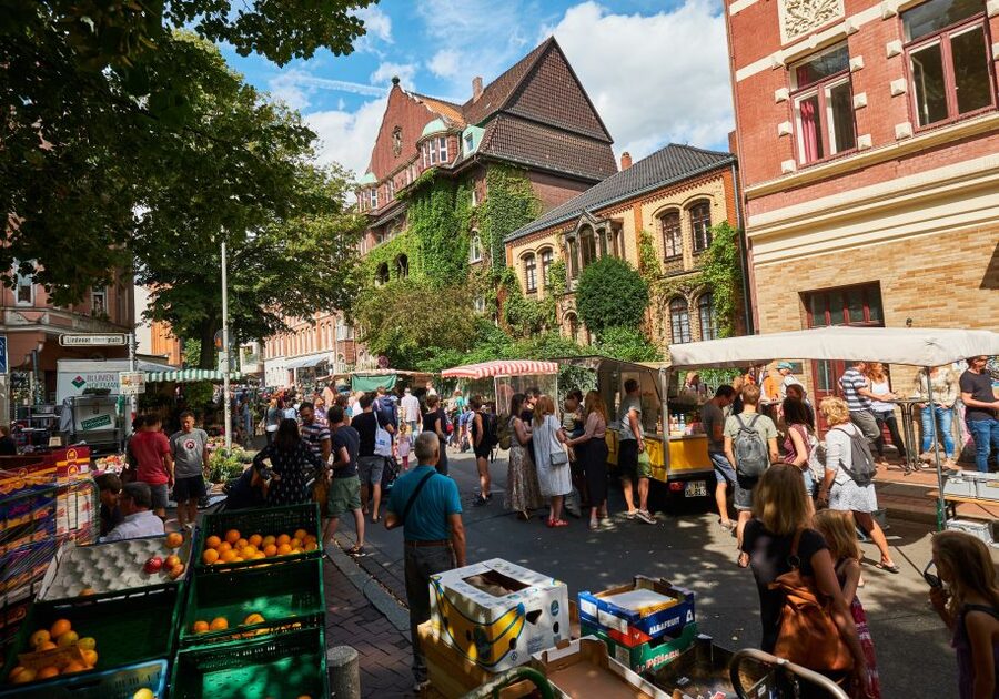 Hanover: Guided Walking Tour of the Linden-Limmer District - Faust Cultural Center in the Former Werner and Ehlers Bed Factory