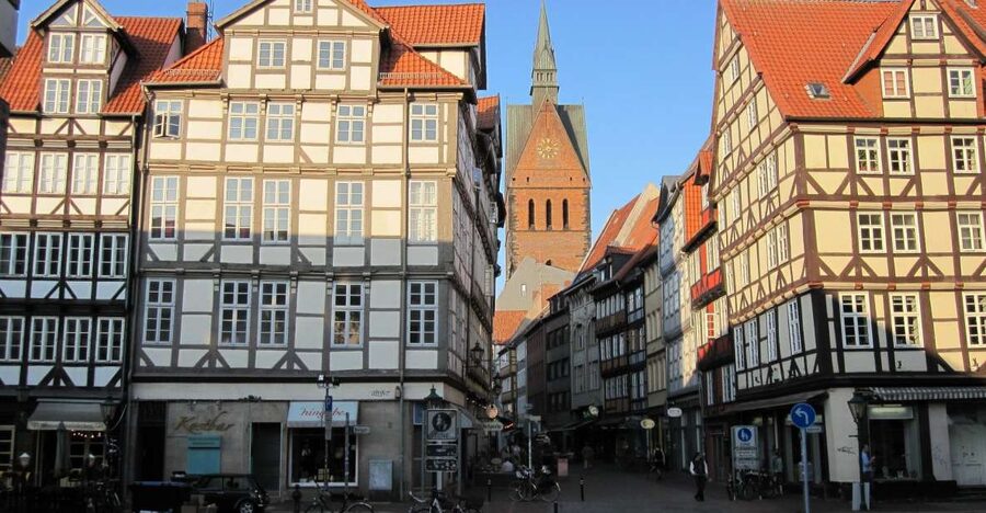 Hanover: Old Town Historical Walking Tour by Geo Epoche - Key reasons this Hanover Old Town tour works