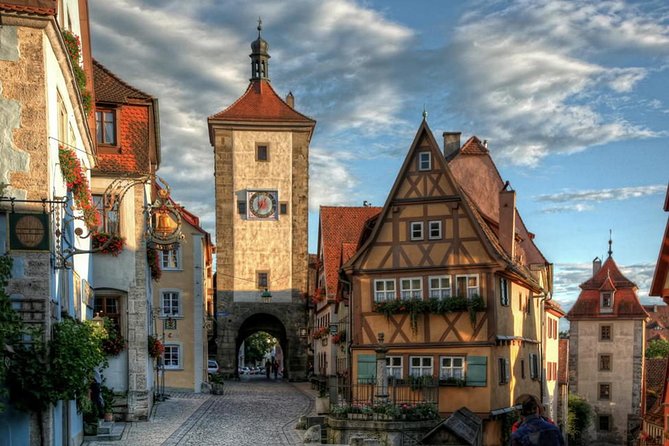 Heidelberg and Rothenburg Day Trip from Frankfurt - Heidelberg Old Town stroll: bridges, gates, and the Renaissance touches