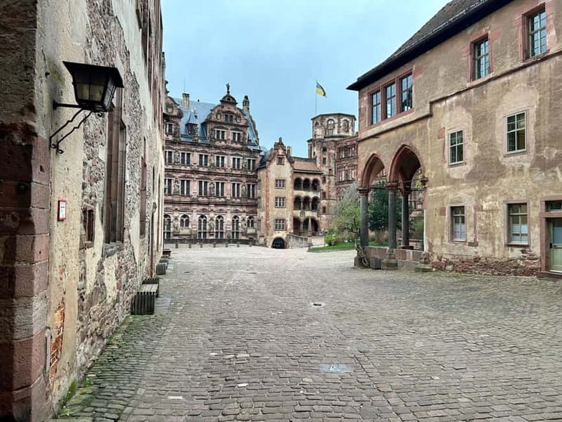 Heidelberg: Discover Heidelberg Castle – experience history up close - A mountain railway makes Heidelberg Castle make sense