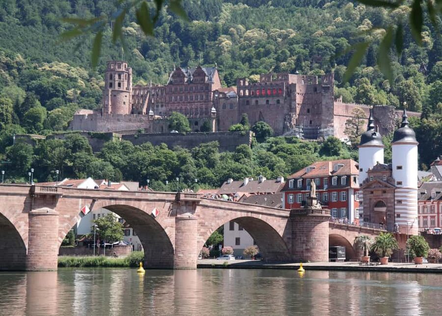 Heidelberg: Experience our history 1.5-hour walking tour through the old town - Meeting at Karlsplatz and getting your bearings fast