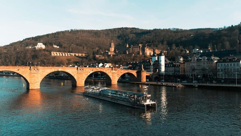 Heidelberg: Green City Tour with the Neckarsonne solar ship - Boarding at the Old Bridge jetty, and what the ride feels like