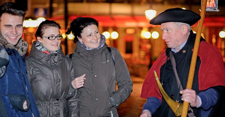 Heidelberg: night watchman tour through the old town - The streets start talking: alleys, rulers, and the 1693 fire