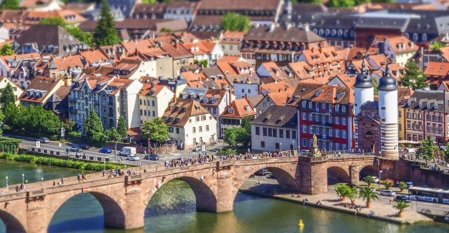 Heidelberg: Old Town Tour Including Castle Visit - Universitätsplatz to Hauptstrasse: Shopping Streets with a Purpose