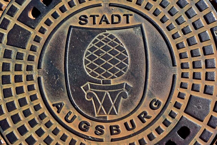 Historical Walking Tour of Augsburg / Historische Führung - Rathausplatz to Hofgarten, a 2.5-hour Augsburg story-walk