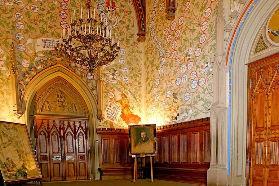 Hohenzollern Castle: Full-Day Tour from Frankfurt - What to bring so the day stays pleasant
