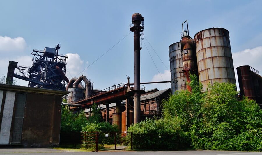 Hut tour Duisburg-Nord Landscape Park - What you’ll actually see: scaffolding, pipes, boilers, stairs, platforms
