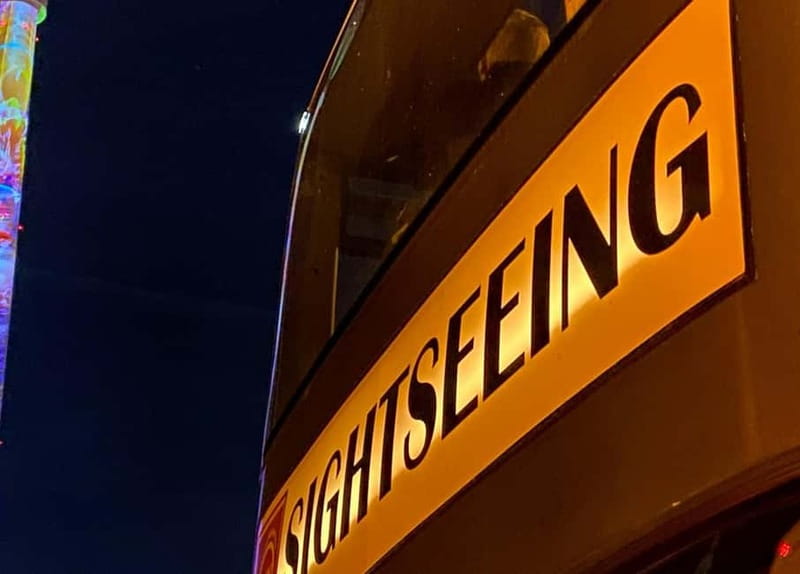 „Illuminiertes Berlin“: Lichterfahrt mit Livekommentar - Brandenburg Gate to Siegessäule: the monuments you recognize, now lit up differently